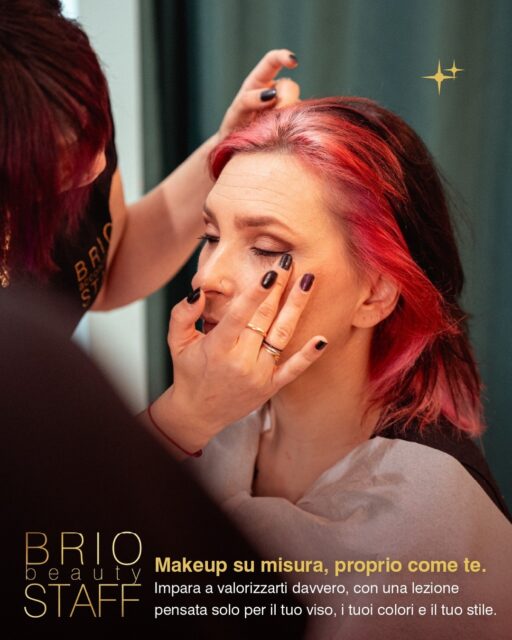 Ogni volto è diverso, ogni make-up dovrebbe esserlo.
Da BrioStaff ti accompagniamo in una consulenza personalizzata, studiata sui tuoi lineamenti, sui tuoi colori e sulle tue abitudini quotidiane.
Impari a truccarti in modo semplice, efficace e adatto a te, con prodotti e tecniche che puoi davvero utilizzare ogni giorno!
👉Vieni a trovarci o contattaci:
📍 Viale Italia, 3 – Mantova
📞 0376 381946
✨ Scrivici per info o per prenotare la tua prossima lezione!